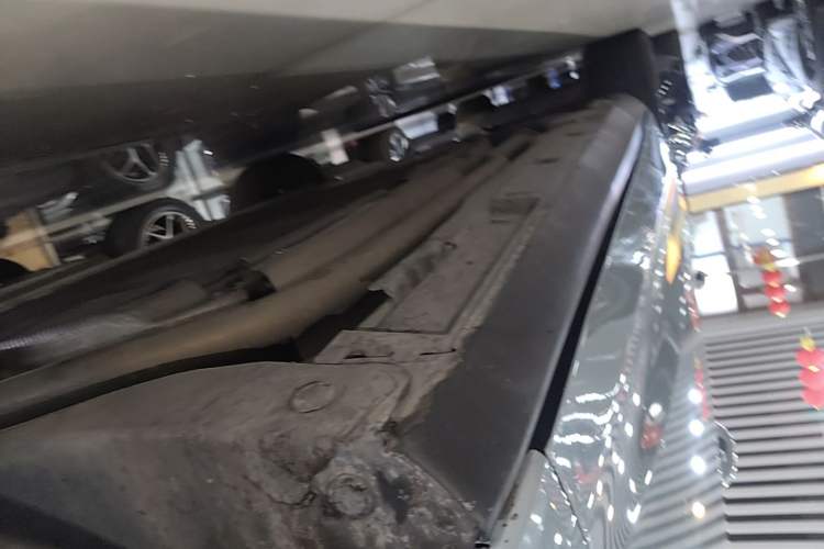 Used BYD Qin L 2024 DM-i 120KM Excellence Model Right Side Sill