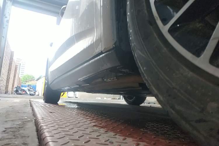 Used BYD Qin L 2024 DM-i 120KM Excellence Model Right Side Sill