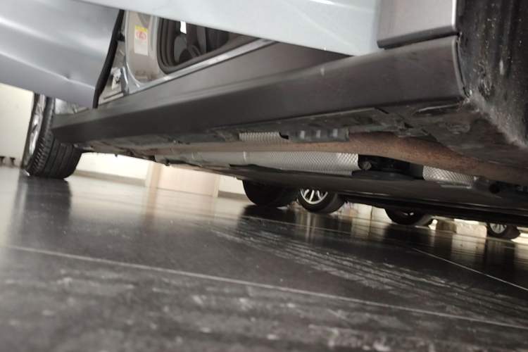 Used BYD Qin L 2024 DM-i 80KM Leading Model Right Side Sill