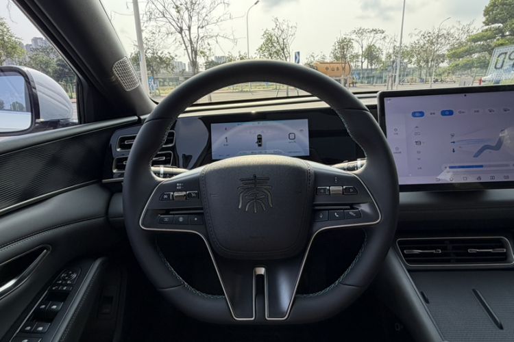 Used BYD Qin L 2024 DM-i 120KM Leading Model Steering Wheel