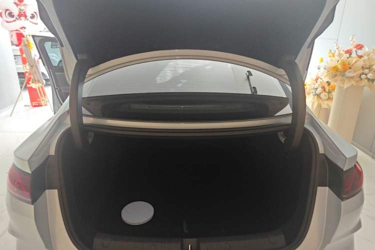 Used BYD Qin L 2024 DM-i 120KM Leading Model Trunk