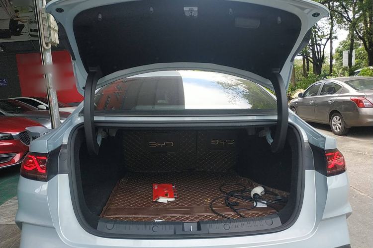 Used BYD Qin L 2024 DM-i 80KM Leading Model Trunk