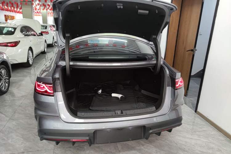 Used BYD Qin L 2024 DM-i 120KM Leading Model Trunk