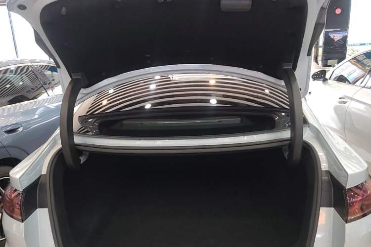 Used BYD Qin L 2024 DM-i 120KM Excellence Model Trunk