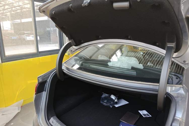 Used BYD Qin L 2024 DM-i 120KM Leading Model Trunk