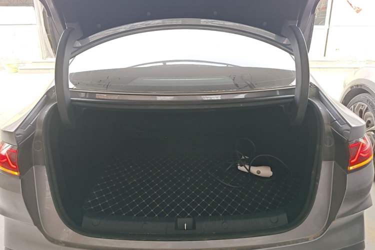 Used BYD Qin L 2024 DM-i 80KM Leading Model Trunk