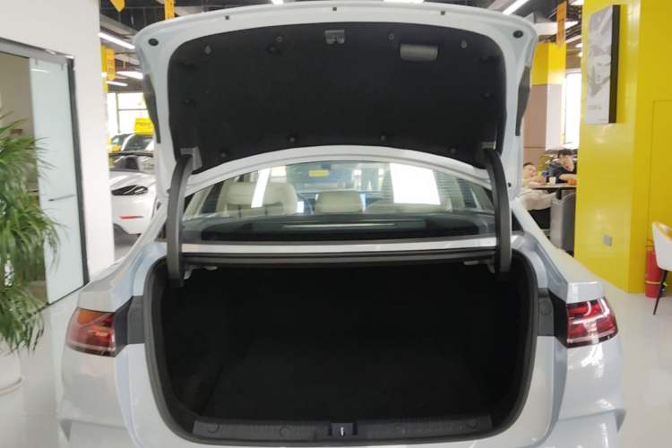 Used BYD Qin L 2024 DM-i 120KM Excellence Model Trunk