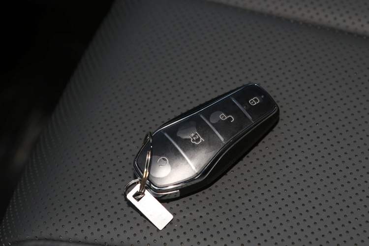 Used BYD Qin L 2024 DM-i 80KM Beyond Model Vehicle Key