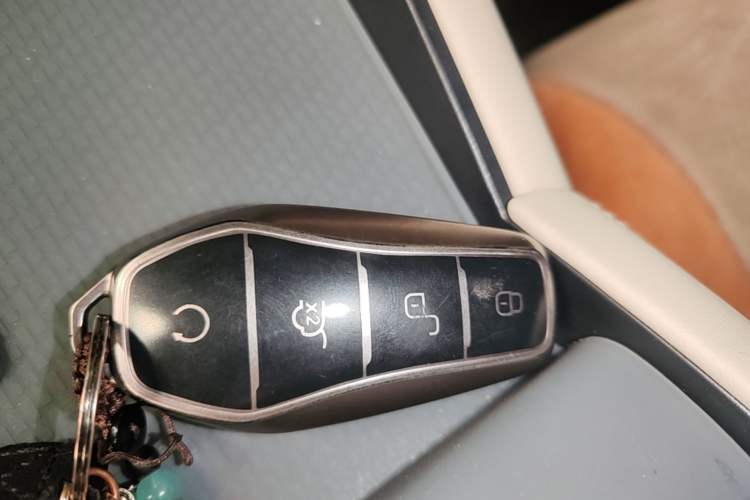 Used BYD Qin L 2024 DM-i 80KM Beyond Model Vehicle Key