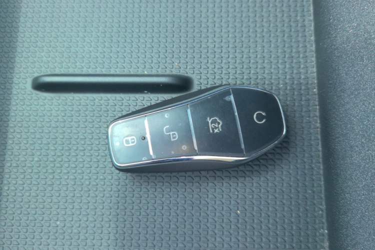 Used BYD Qin L 2024 DM-i 80KM Beyond Model Vehicle Key