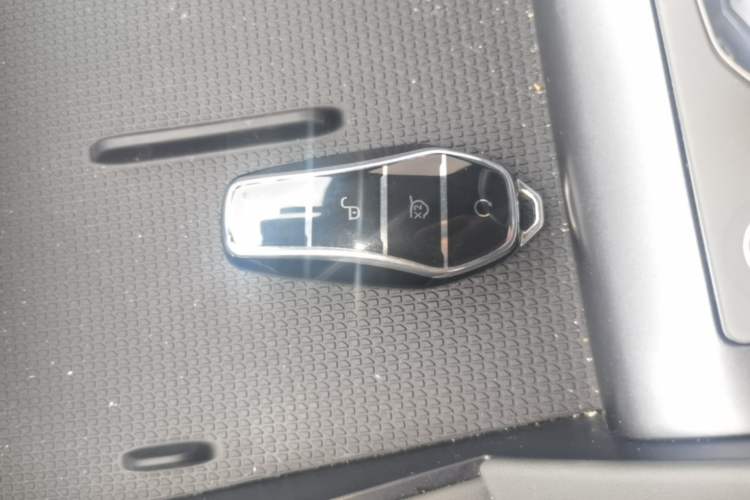 Used BYD Qin L 2024 DM-i 80KM Beyond Model Vehicle Key