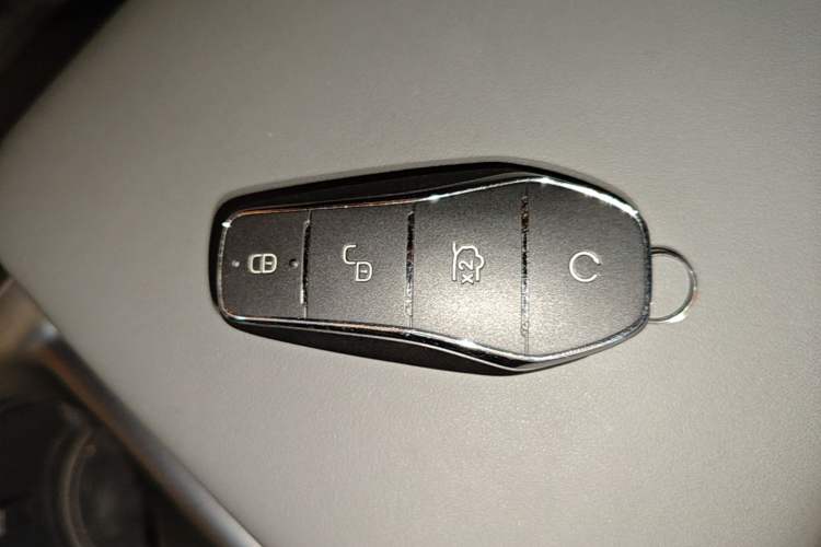 Used BYD Qin L 2024 DM-i 120KM Excellence Model Vehicle Key