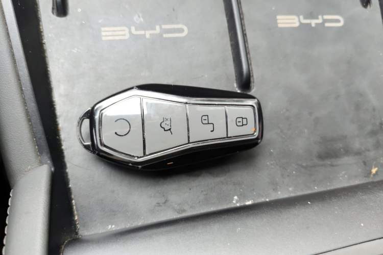 Used BYD Qin L 2024 DM-i 120KM Beyond Model Vehicle Key