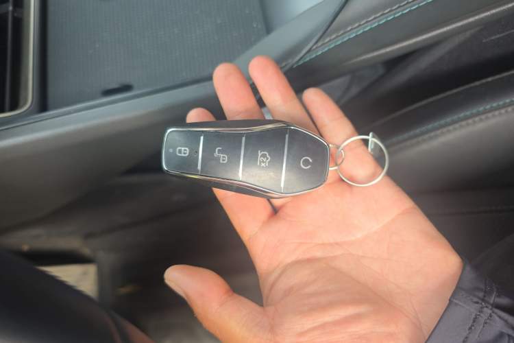 Used BYD Qin L 2024 DM-i 80KM Leading Model Vehicle Key