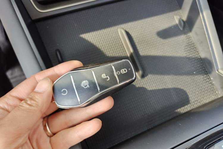 Used BYD Qin L 2024 DM-i 80KM Beyond Model Vehicle Key