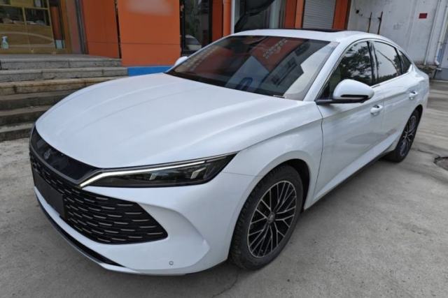 Ojetý BYD Qin L 2024 DM-i 120KM Excellence Model