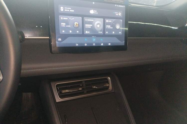 Used BYD Qin L 2024 DM-i 80KM Leading Model Audio And AC Panel
