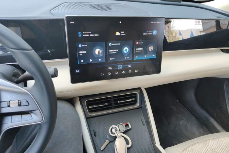 Used BYD Qin L 2024 DM-i 120KM Beyond Model Audio And AC Panel