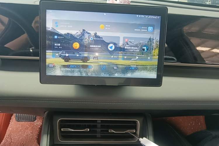 Used BYD Qin L 2024 DM-i 80KM Leading Model Audio And AC Panel