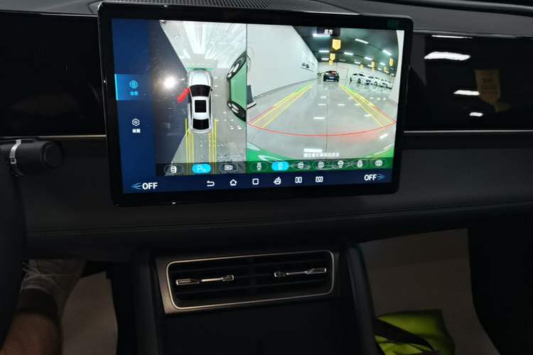 Used BYD Qin L 2024 DM-i 120KM Beyond Model Audio And AC Panel