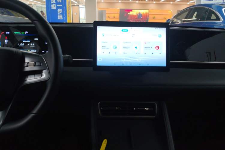 Used BYD Qin L 2024 DM-i 80KM Leading Model Audio And AC Panel