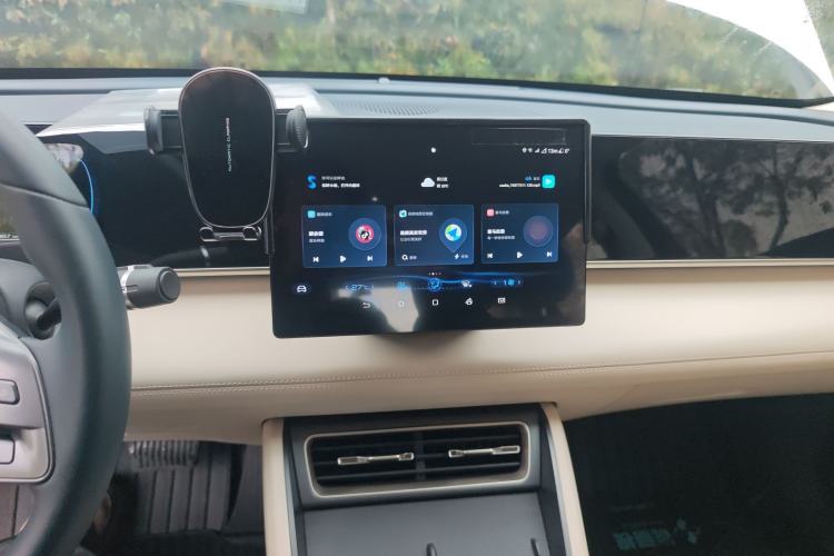 Used BYD Qin L 2024 DM-i 80KM Leading Model Audio And AC Panel