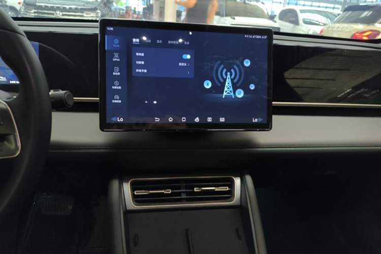 Used BYD Qin L 2024 DM-i 80KM Beyond Model Audio And AC Panel