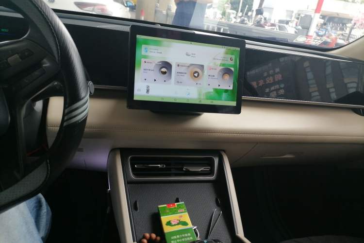 Used BYD Qin L 2024 DM-i 80KM Leading Model Audio And AC Panel