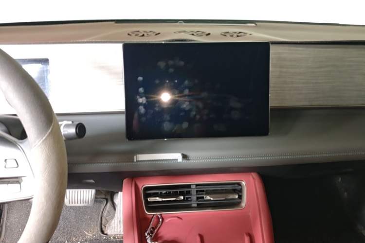 Used BYD Qin L 2024 DM-i 80KM Leading Model Audio And AC Panel