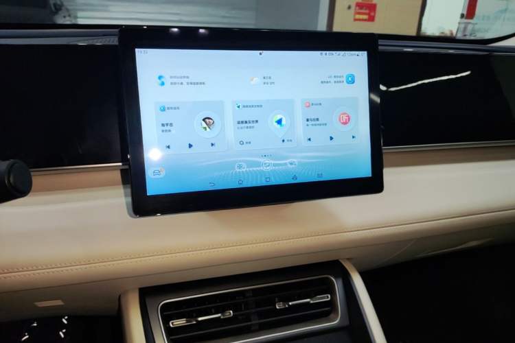 Used BYD Qin L 2024 DM-i 80KM Leading Model Audio And AC Panel