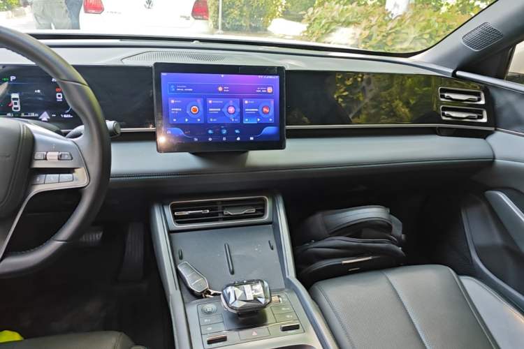 Used BYD Qin L 2024 DM-i 80KM Leading Model Audio And AC Panel
