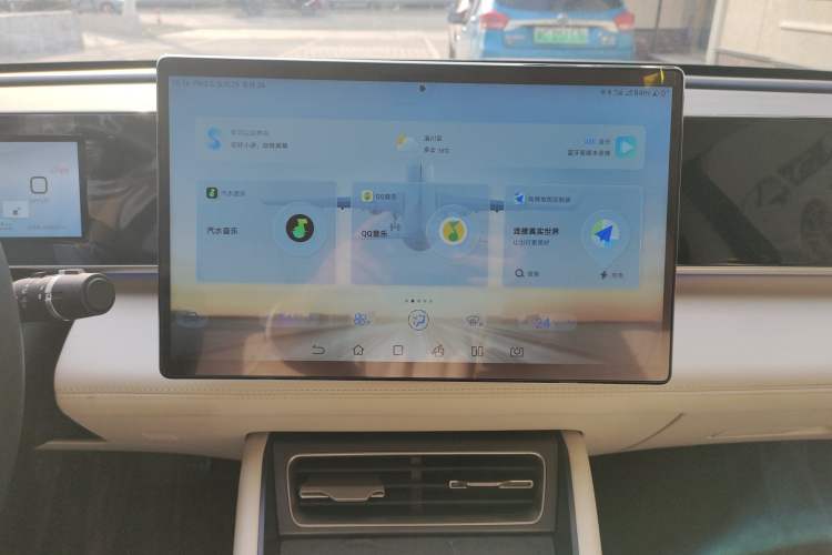 Used BYD Qin L 2024 DM-i 120KM Excellence Model Audio And AC Panel