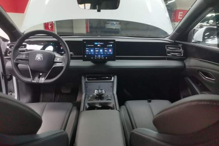 Used BYD Qin L 2024 DM-i 80KM Leading Model Audio And AC Panel