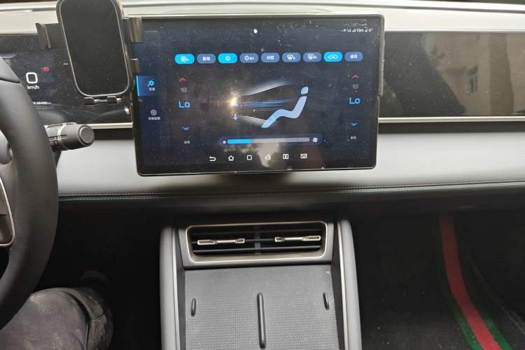 Used BYD Qin L 2024 DM-i 120KM Leading Model Audio And AC Panel