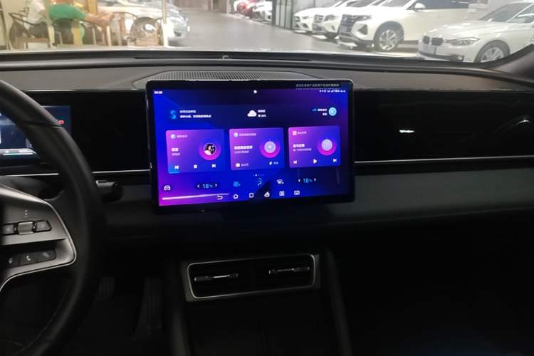Used BYD Qin L 2024 DM-i 120KM Beyond Model Audio And AC Panel