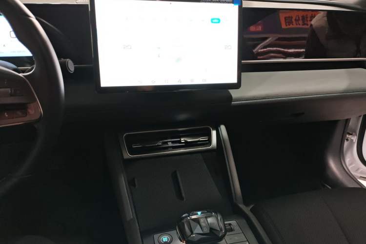 Used BYD Qin L 2024 DM-i 120KM Beyond Model Audio And AC Panel