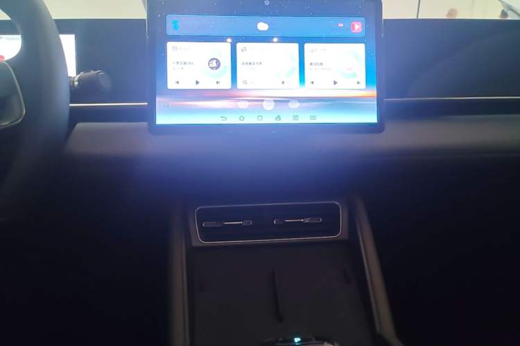Used BYD Qin L 2024 DM-i 120KM Leading Model Audio And AC Panel