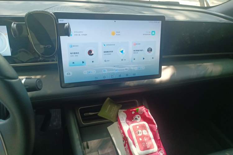 Used BYD Qin L 2024 DM-i 120KM Leading Model Audio And AC Panel