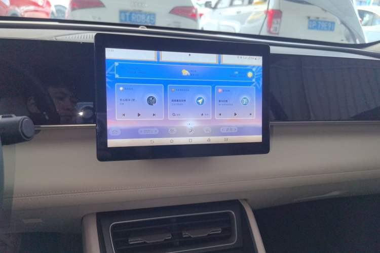 Used BYD Qin L 2024 DM-i 80KM Leading Model Audio And AC Panel