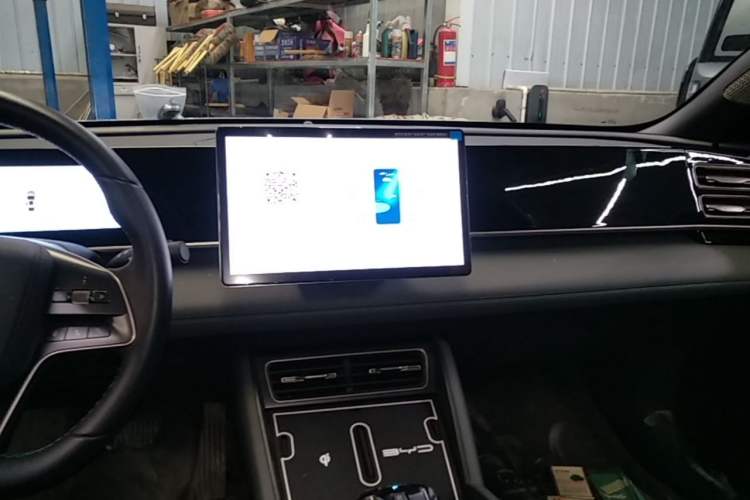 Used BYD Qin L 2024 DM-i 120KM Leading Model Audio And AC Panel