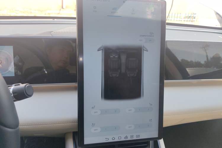 Used BYD Qin L 2024 DM-i 120KM Excellence Model Audio And AC Panel