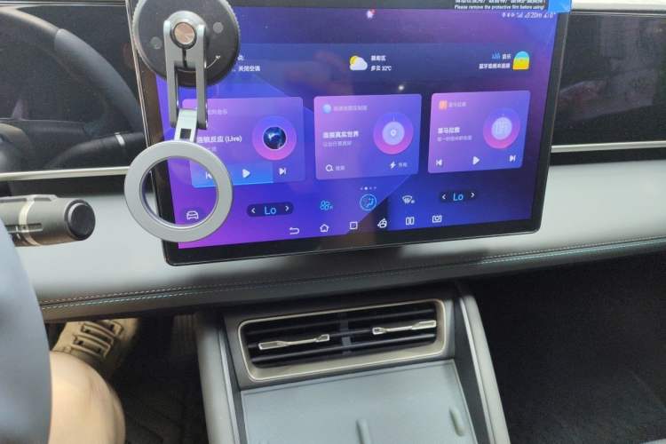 Used BYD Qin L 2024 DM-i 120KM Leading Model Audio And AC Panel
