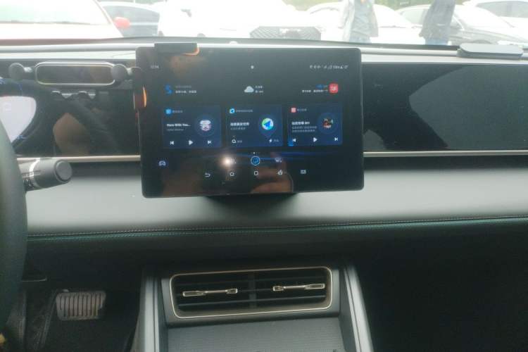 Used BYD Qin L 2024 DM-i 80KM Leading Model Audio And AC Panel