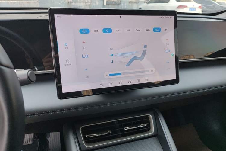 Used BYD Qin L 2024 DM-i 80KM Beyond Model Audio And AC Panel
