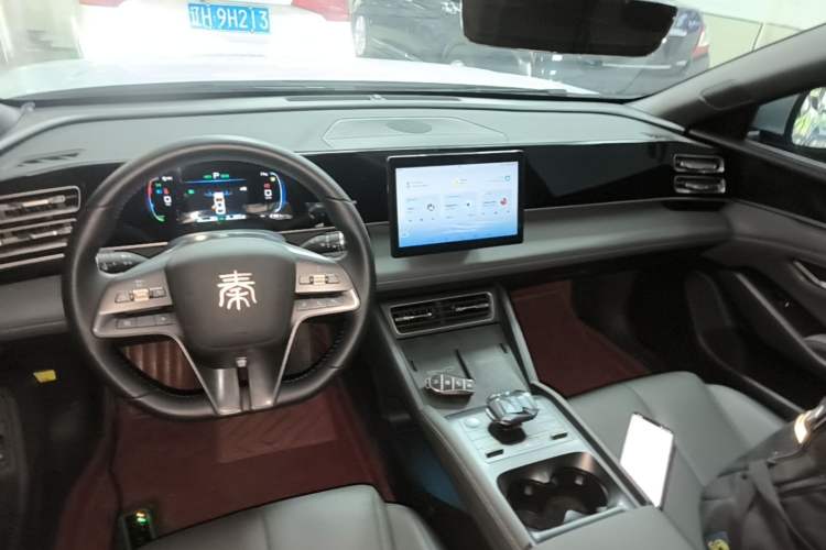 Used BYD Qin L 2024 DM-i 80KM Leading Model Audio And AC Panel