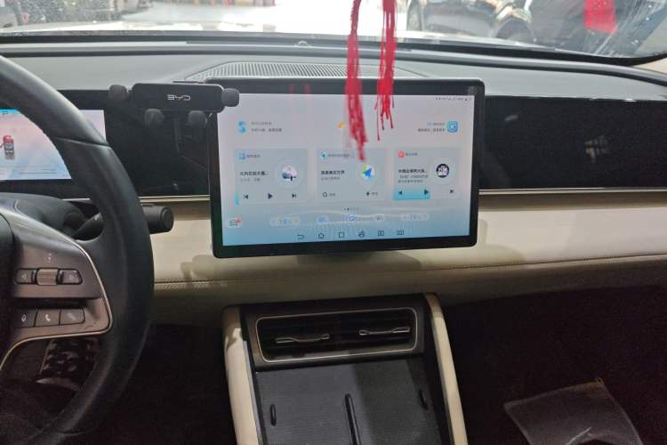 Used BYD Qin L 2024 DM-i 120KM Leading Model Audio And AC Panel
