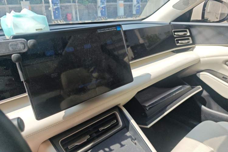 Used BYD Qin L 2024 DM-i 120KM Leading Model Audio And AC Panel