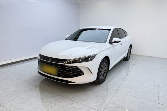 Ojetý BYD Qin L 2024 DM-i 80KM Leading Model