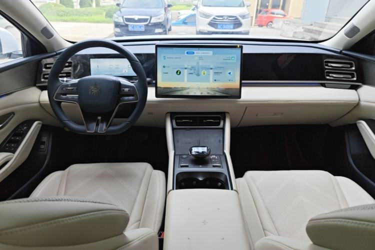 Used BYD Qin L 2024 DM-i 120KM Excellence Model Center Console