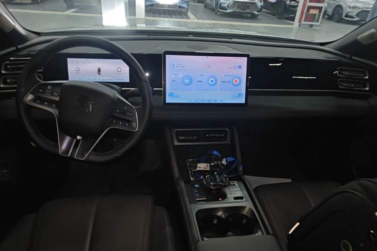 Used BYD Qin L 2024 DM-i 80KM Beyond Model Center Console